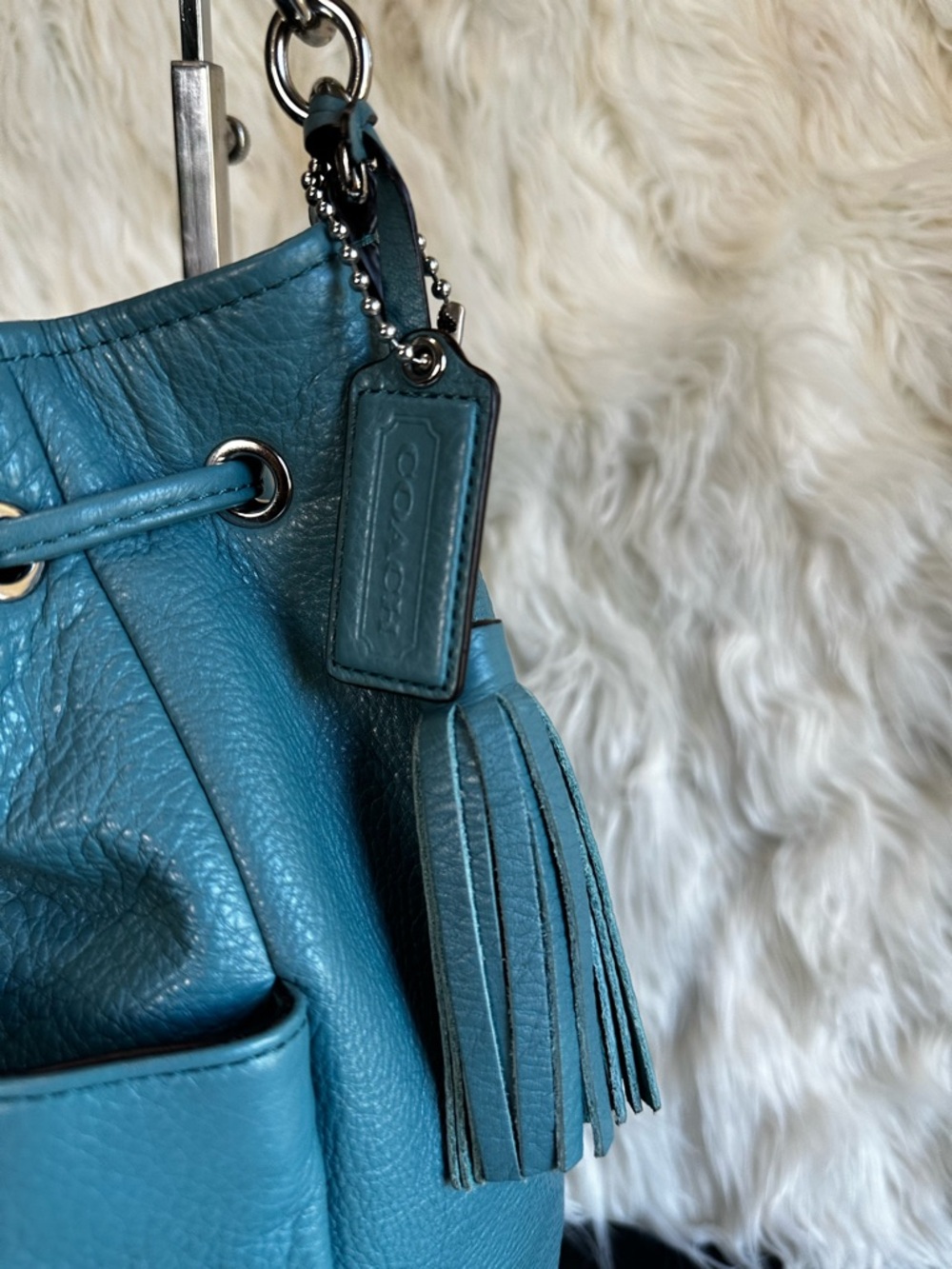 Teal Drawstring Tote Shoulder Bag - Women - Picture 3 of 7